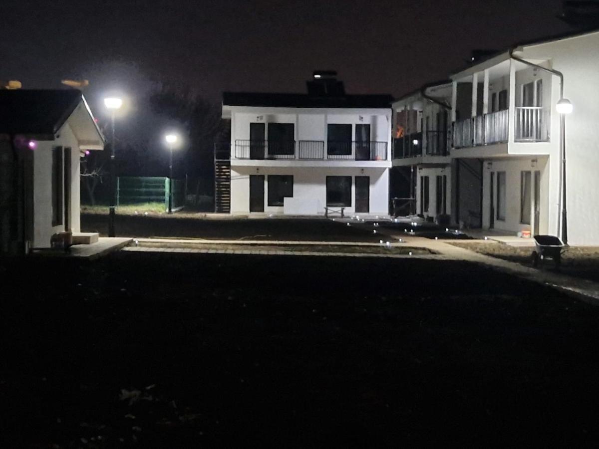Hotel Complex Turistic N&S Două Mai Esterno foto