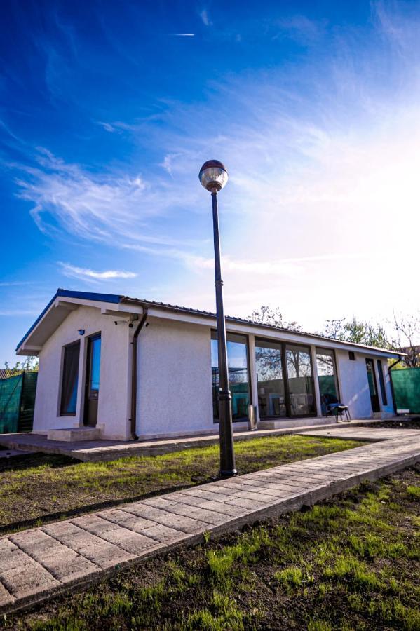 Hotel Complex Turistic N&S Două Mai Esterno foto