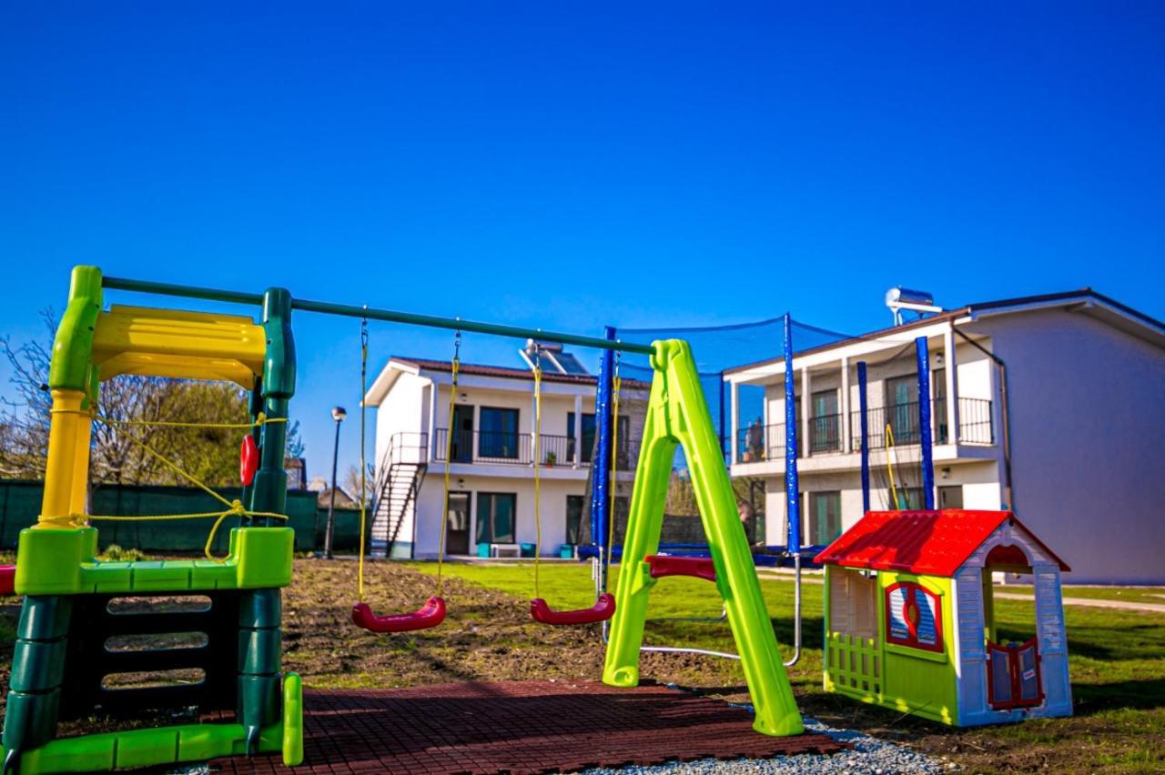 Hotel Complex Turistic N&S Două Mai Esterno foto