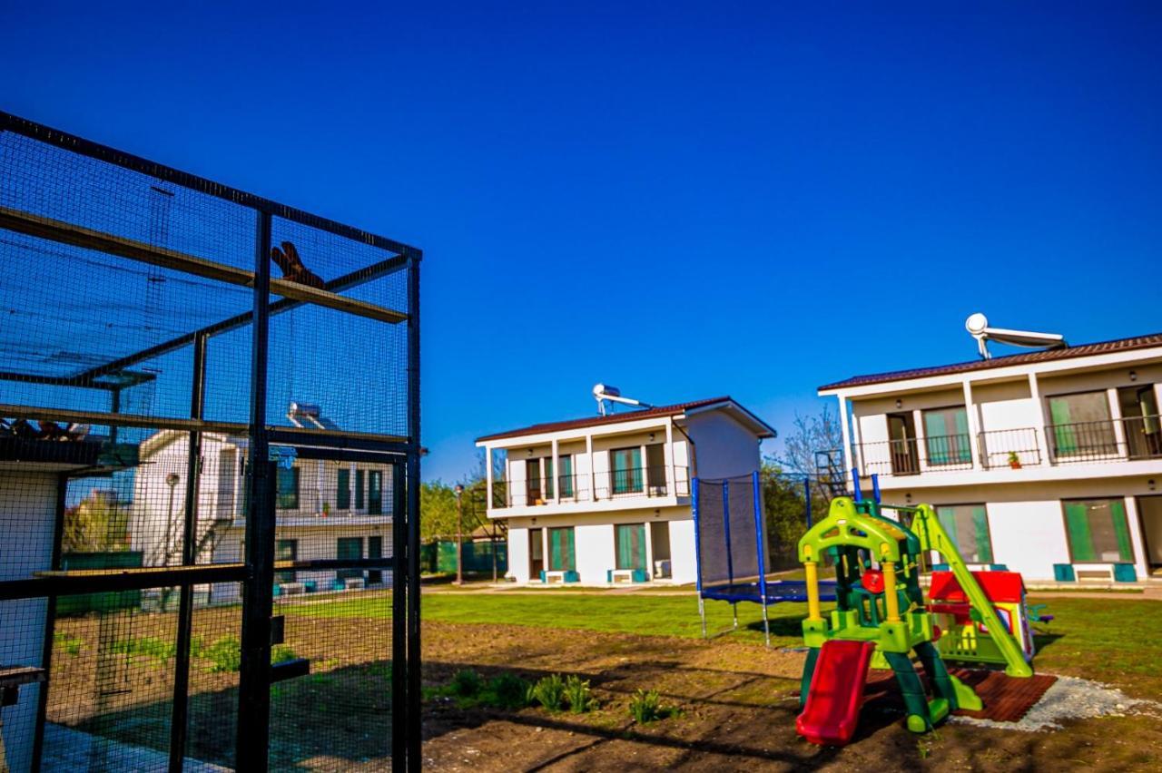 Hotel Complex Turistic N&S Două Mai Esterno foto
