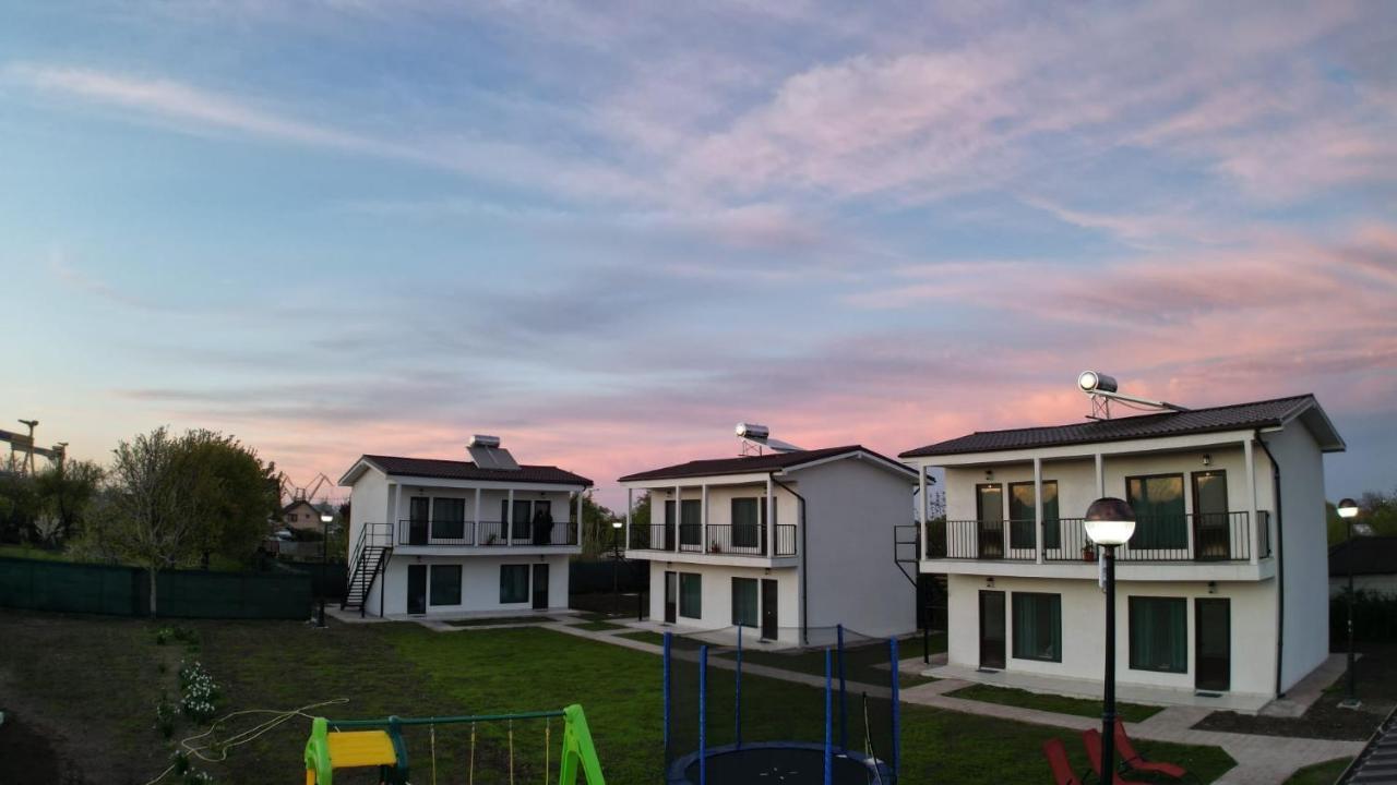 Hotel Complex Turistic N&S Două Mai Esterno foto