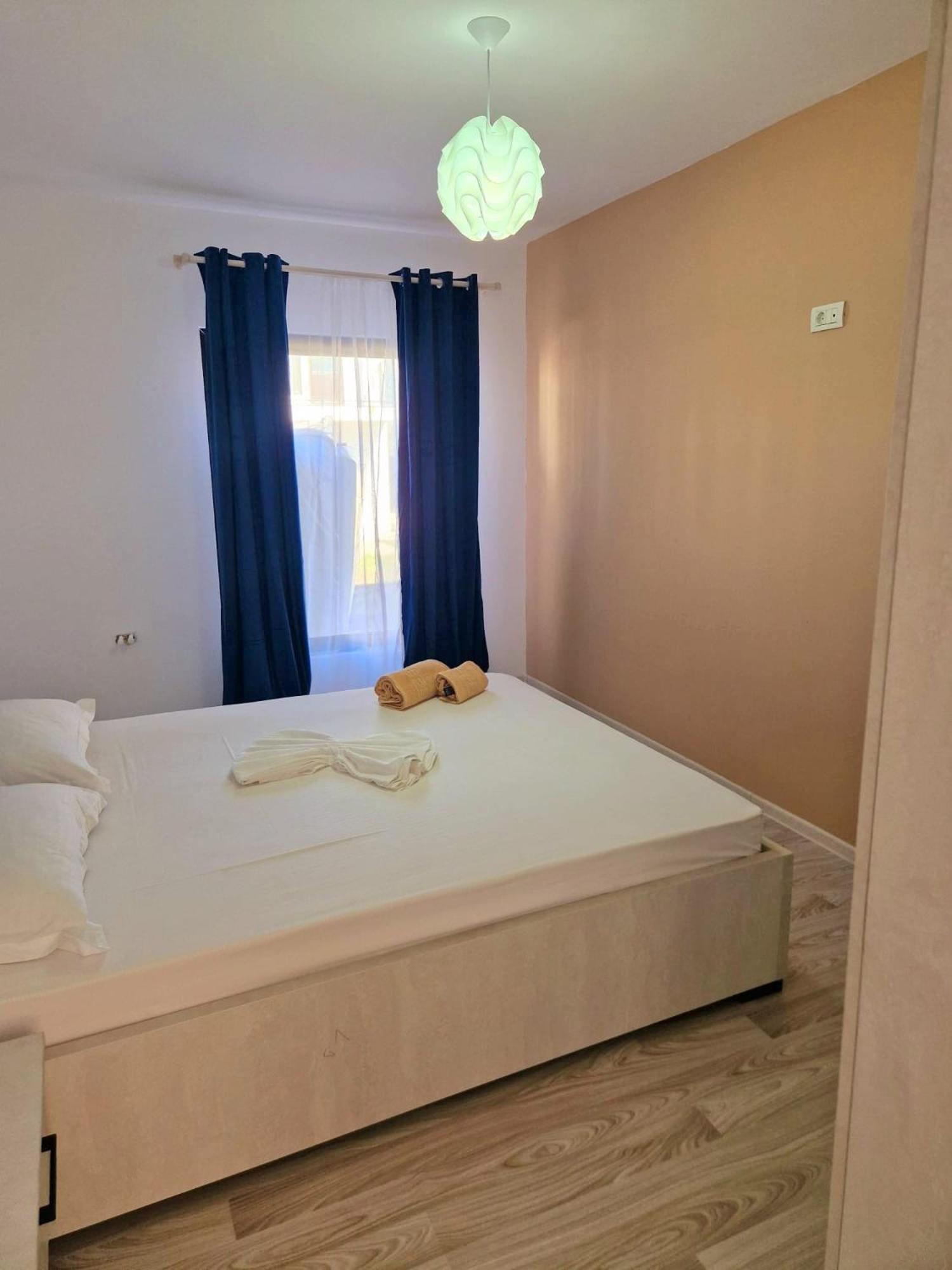 Hotel Complex Turistic N&S Două Mai Esterno foto